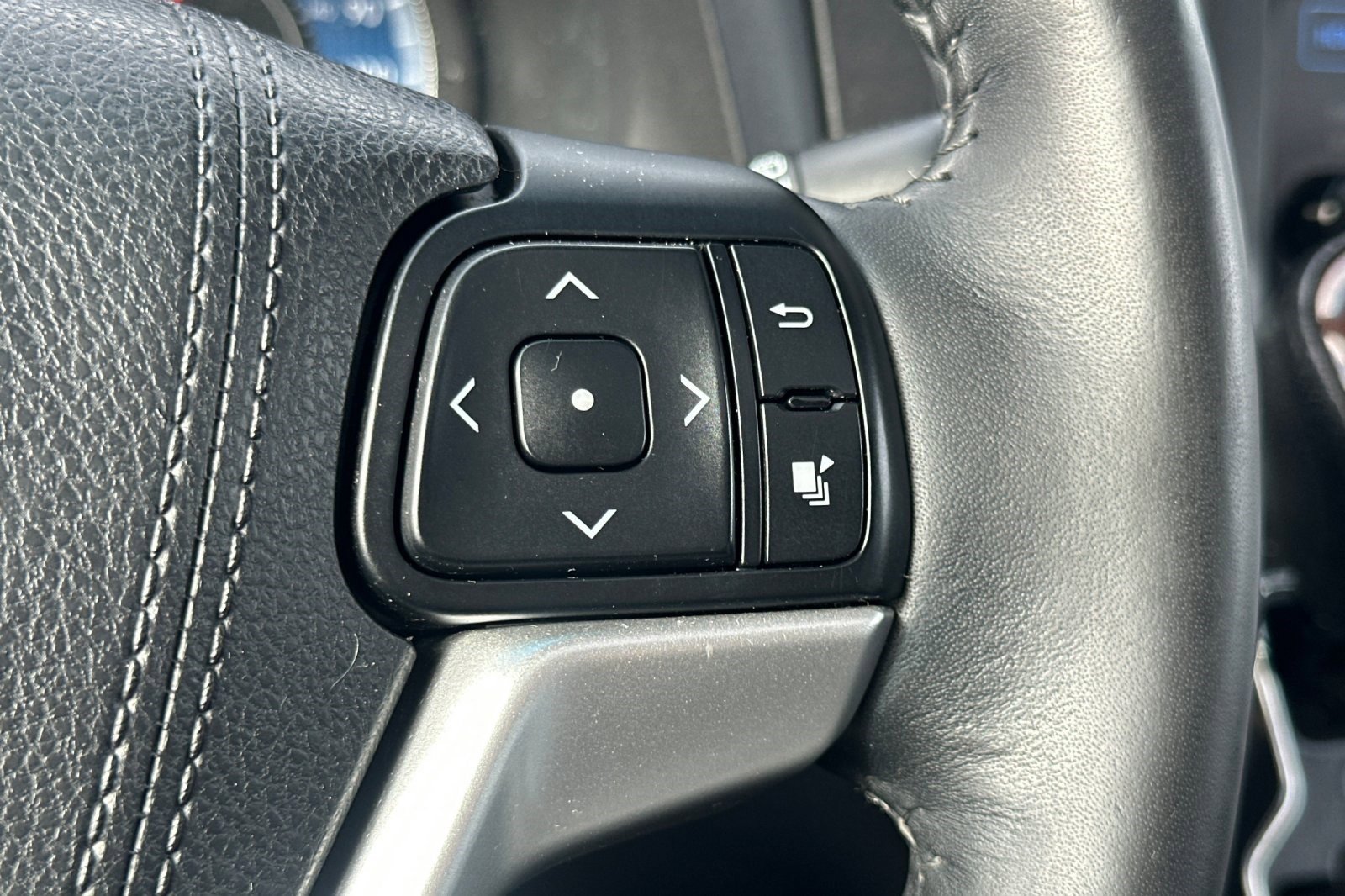 Used 2015 Toyota Sienna Limited Premium image 33