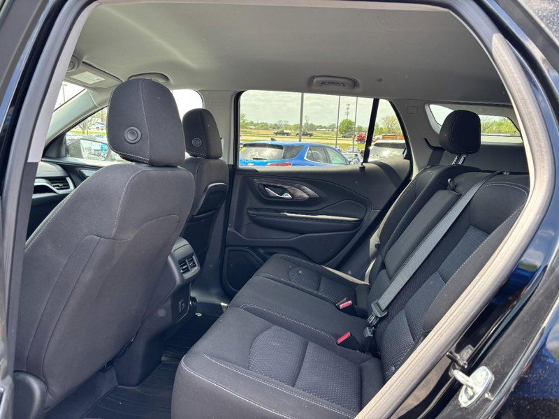 Used 2023 GMC Terrain SLE w/ Driver Convenience Package FWD image 10