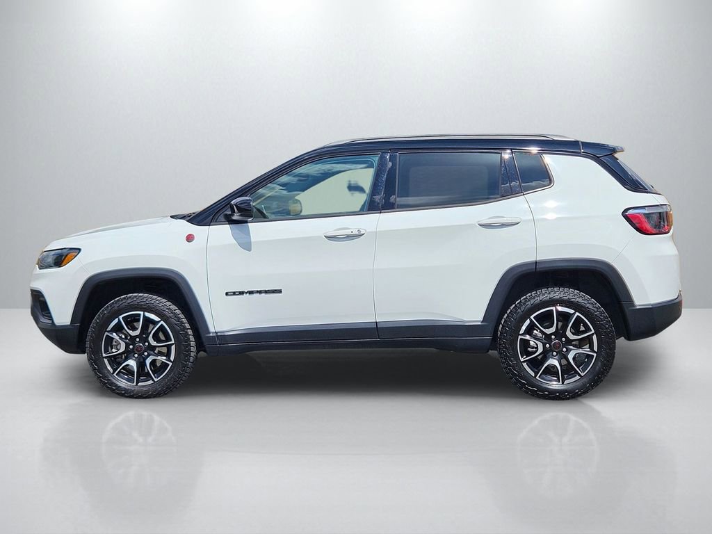 Used 2025 Jeep Compass Trailhawk AWD/4WD image 8