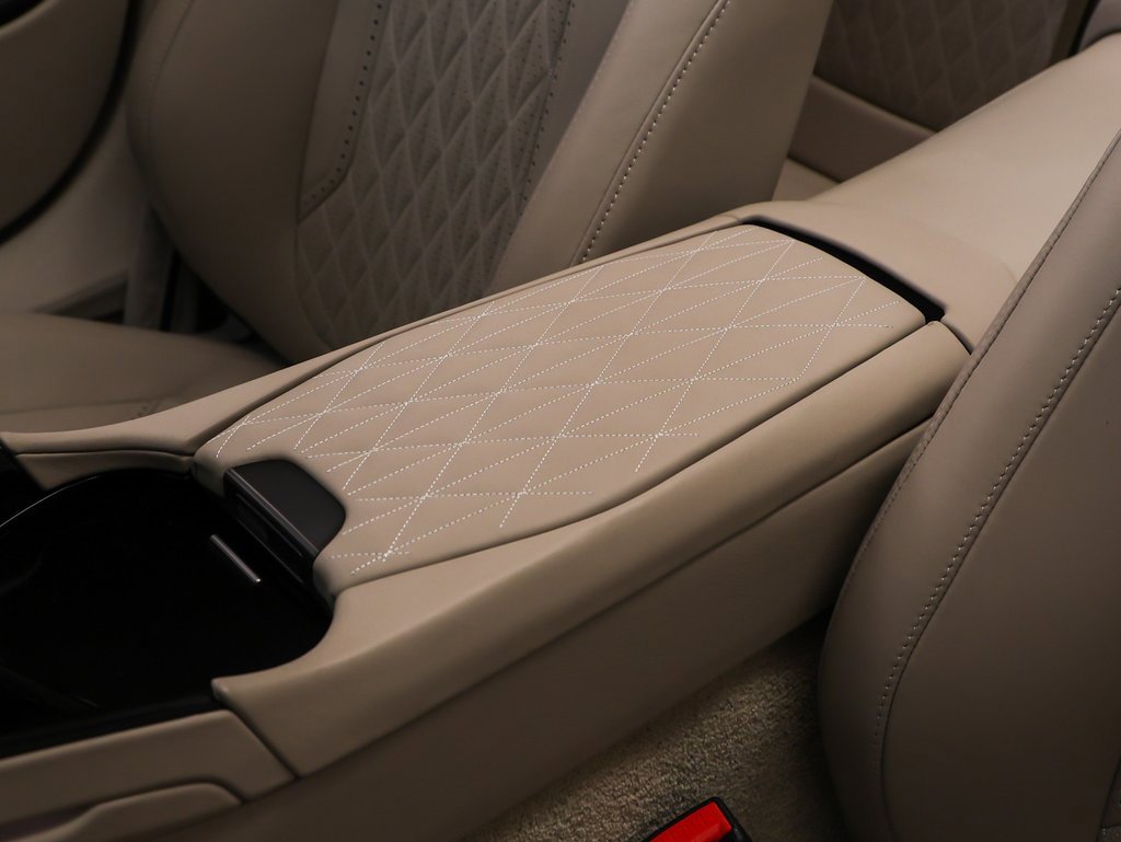 Used 2024 Aston Martin DB12 Convertible image 48