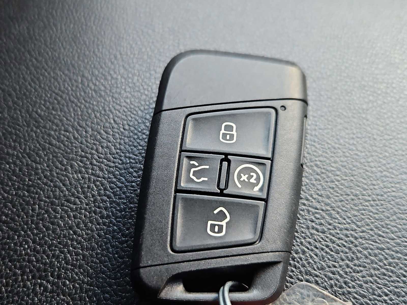 Used 2022 Volkswagen Atlas SEL R-Line image 37