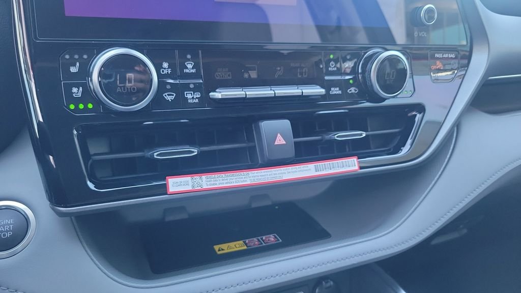 New 2026 Toyota Highlander Limited AWD/4WD image 15