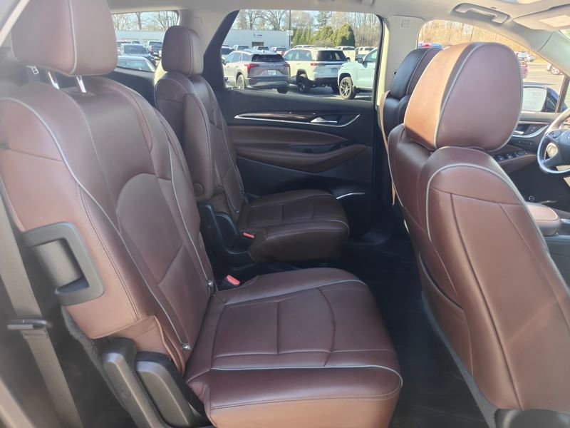 Used 2019 Buick Enclave Avenir w/ Avenir Technology Package AWD/4WD image 22
