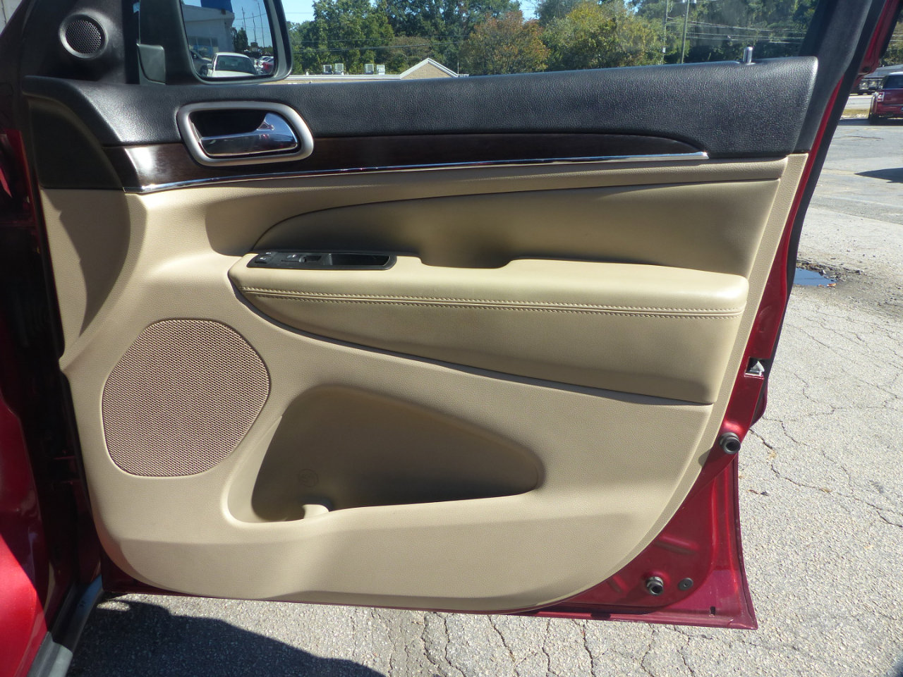 Used 2014 Jeep Grand Cherokee Limited w/ Trailer Tow Group IV image 12