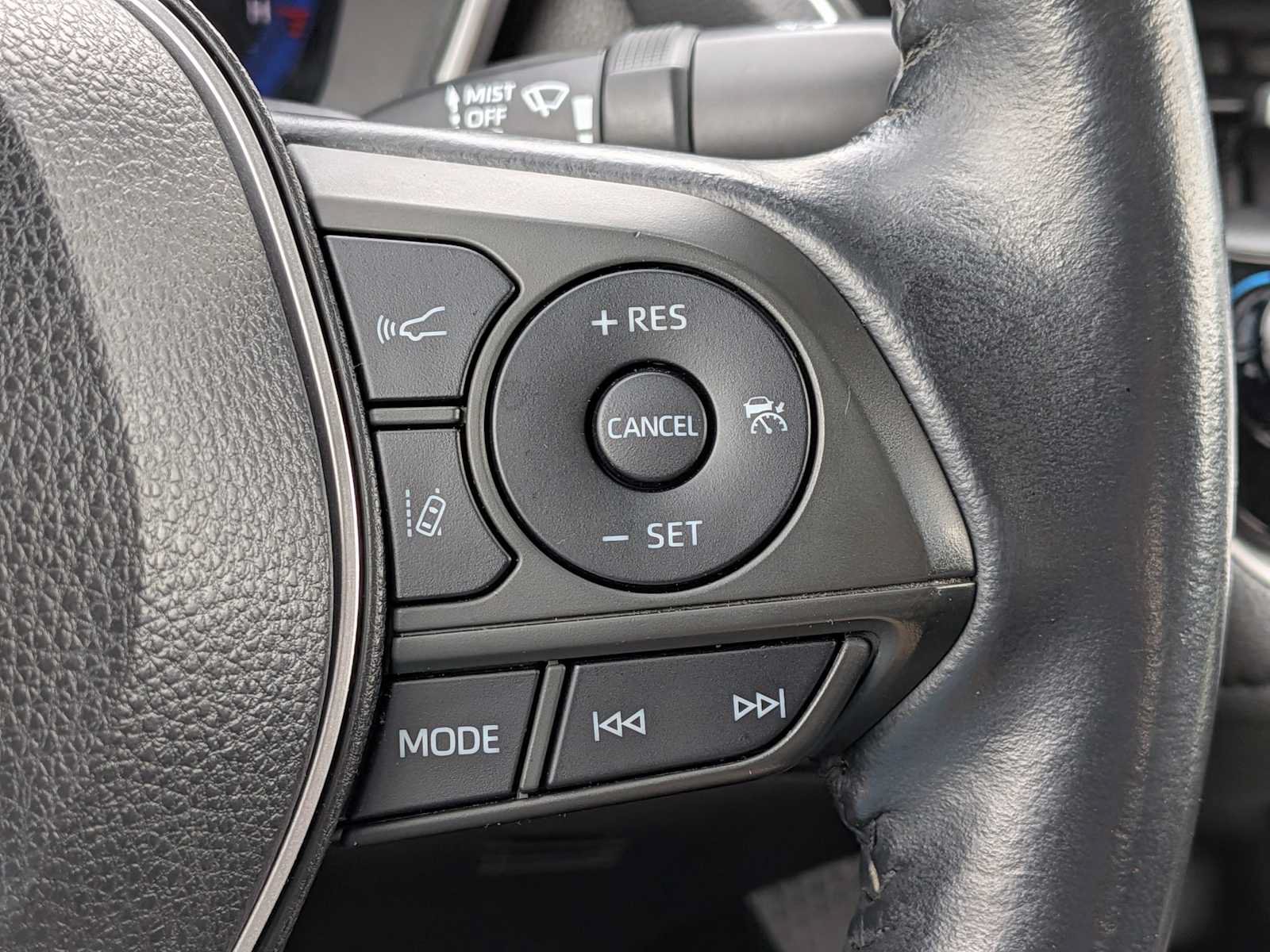 Used 2020 Toyota Corolla XSE FWD image 25