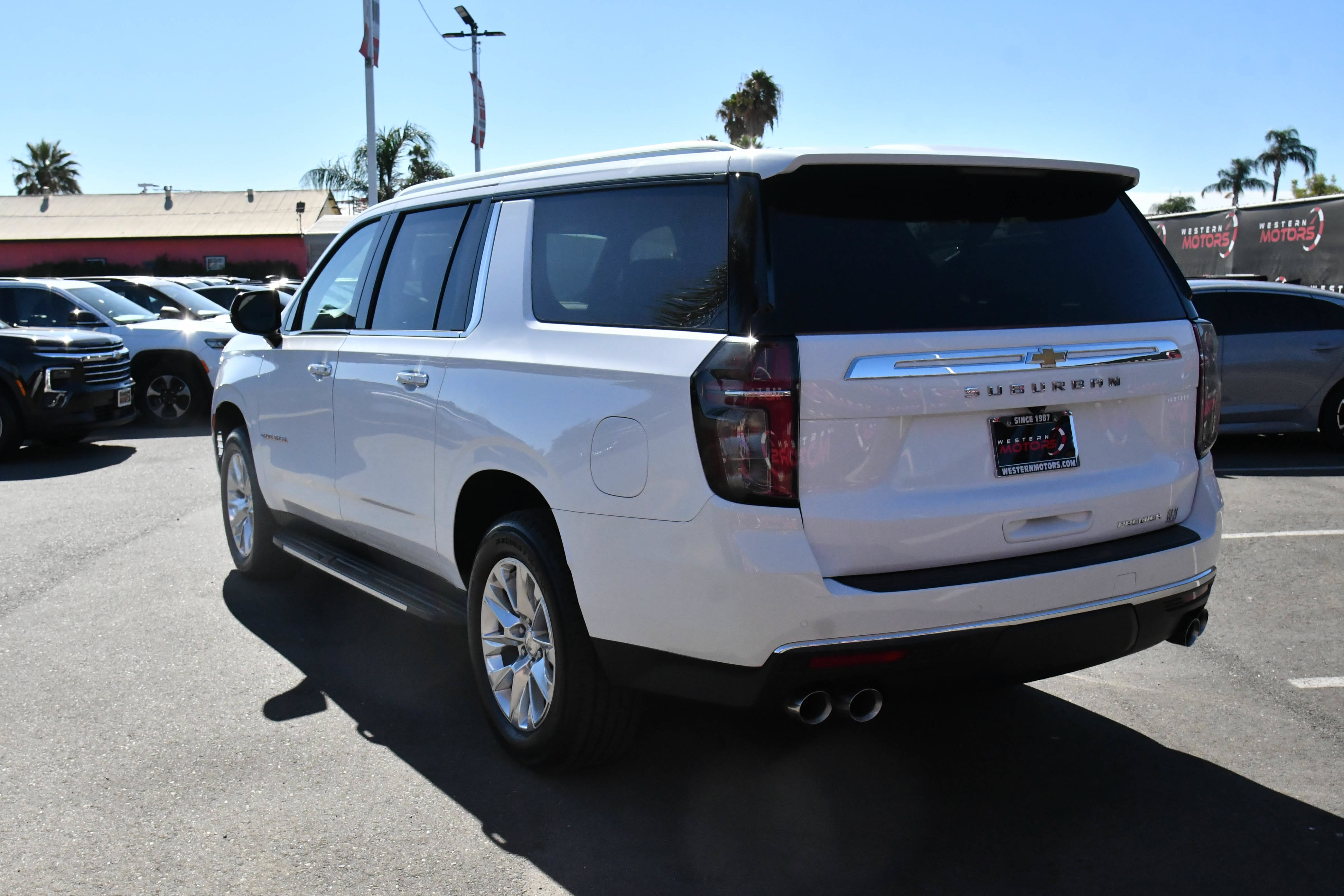 Used 2023 Chevrolet Suburban Premier RWD image 6