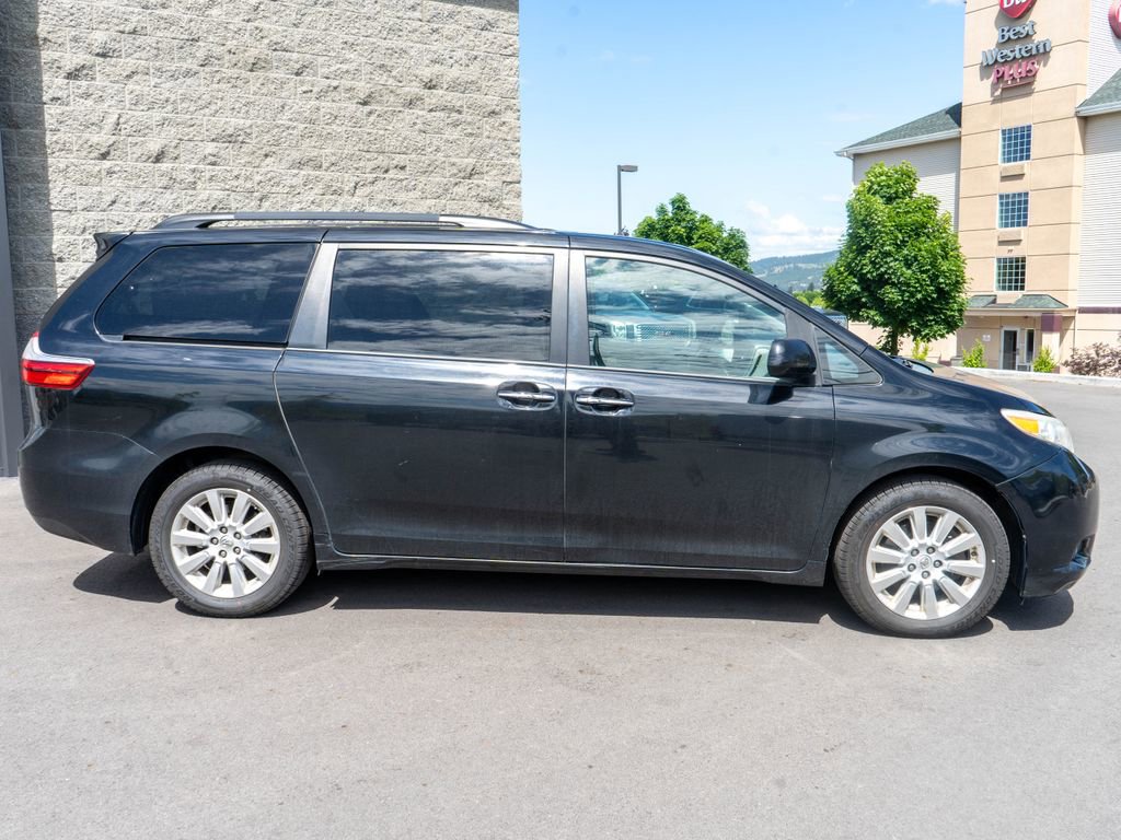 Used 2015 Toyota Sienna XLE w/ XLE Navigation Package AWD/4WD image 8