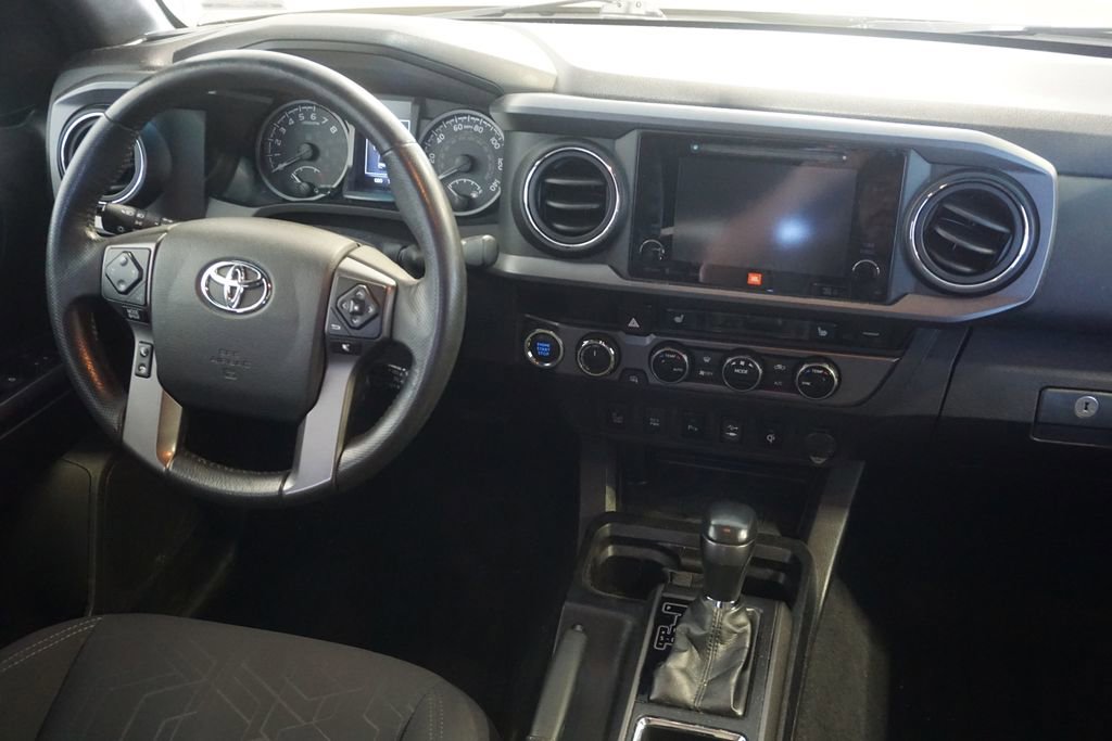 Used 2017 Toyota Tacoma TRD Off-Road AWD/4WD image 27
