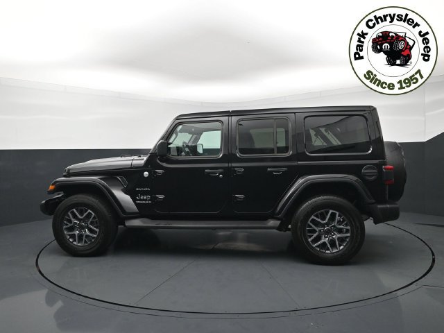 Used 2024 Jeep Wrangler Unlimited Sahara w/ Technology Group AWD/4WD image 3