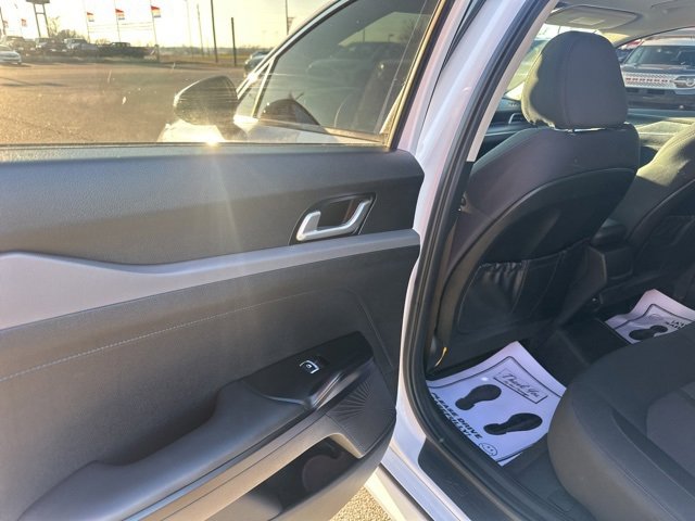 Used 2023 Kia K5 LXS image 22