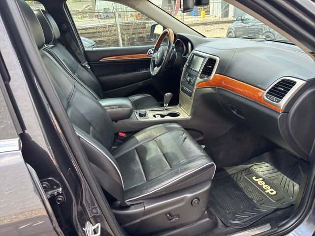 Used 2013 Jeep Grand Cherokee Overland w/ Advance Technology Group image 34
