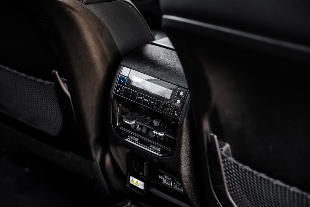 Used 2021 Jeep Grand Cherokee L Limited w/ Luxury Tech Group II image 48