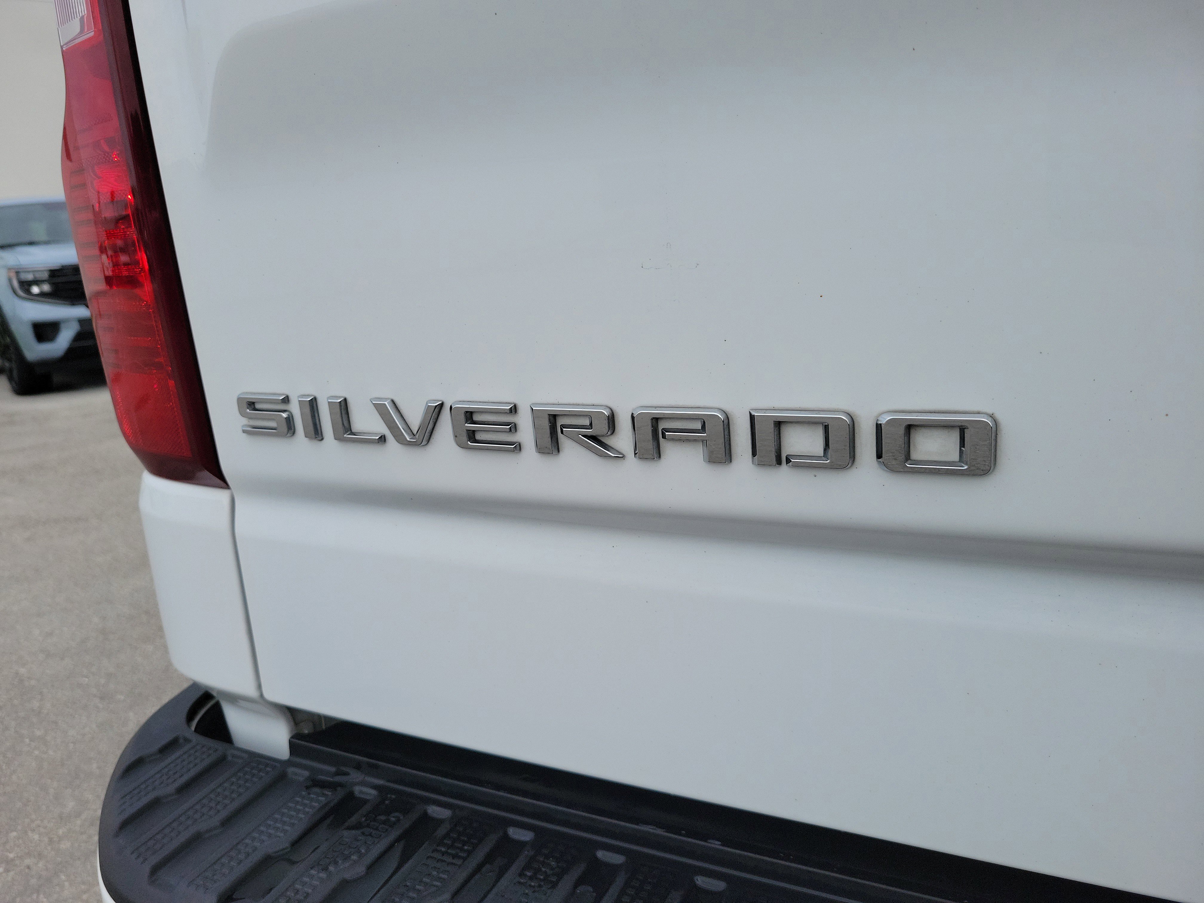 Used 2022 Chevrolet Silverado 1500 Custom RWD image 10