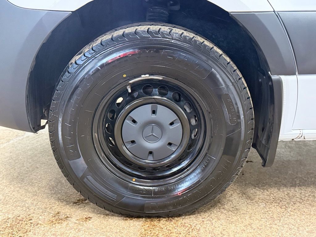 Used 2025 Mercedes-Benz Sprinter 2500 image 20