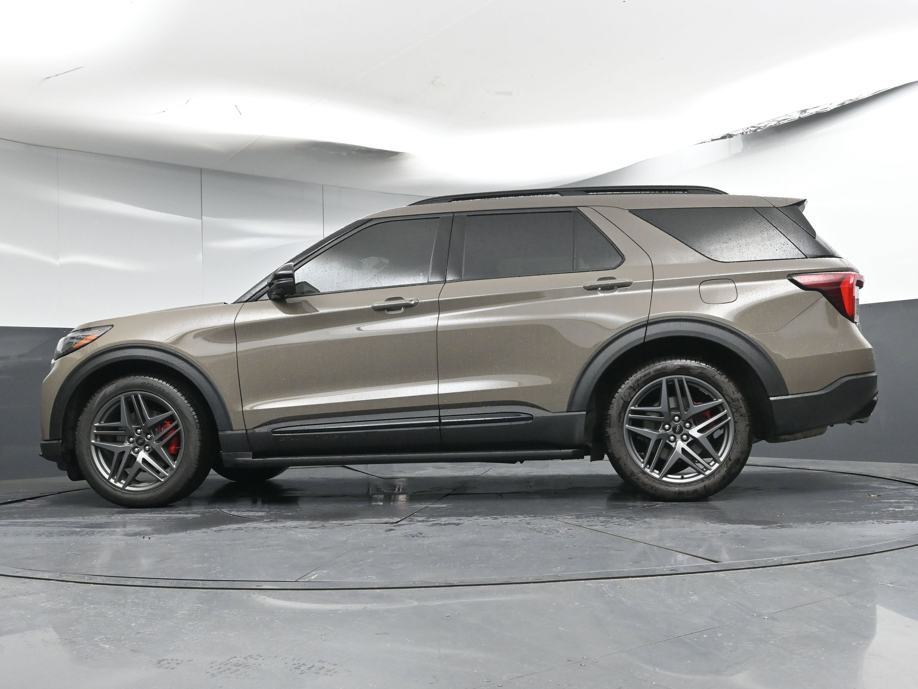 Used 2026 Ford Explorer ST w/ Sun And Sound Package image 30