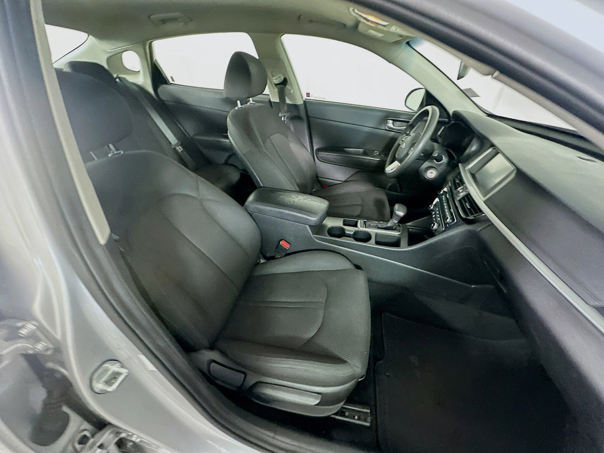 Used 2020 Kia Optima LX image 29