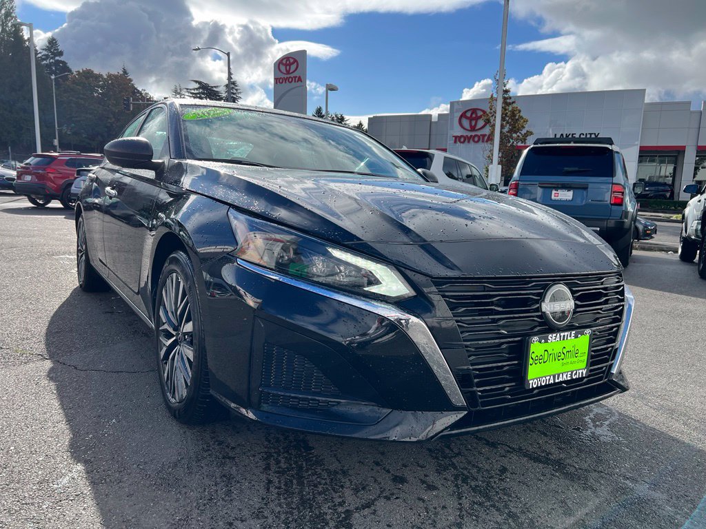 Used 2025 Nissan Altima 2.5 SV