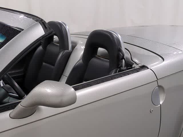 Used 2005 Chevrolet SSR w/ Preferred Equipment Group RWD image 11