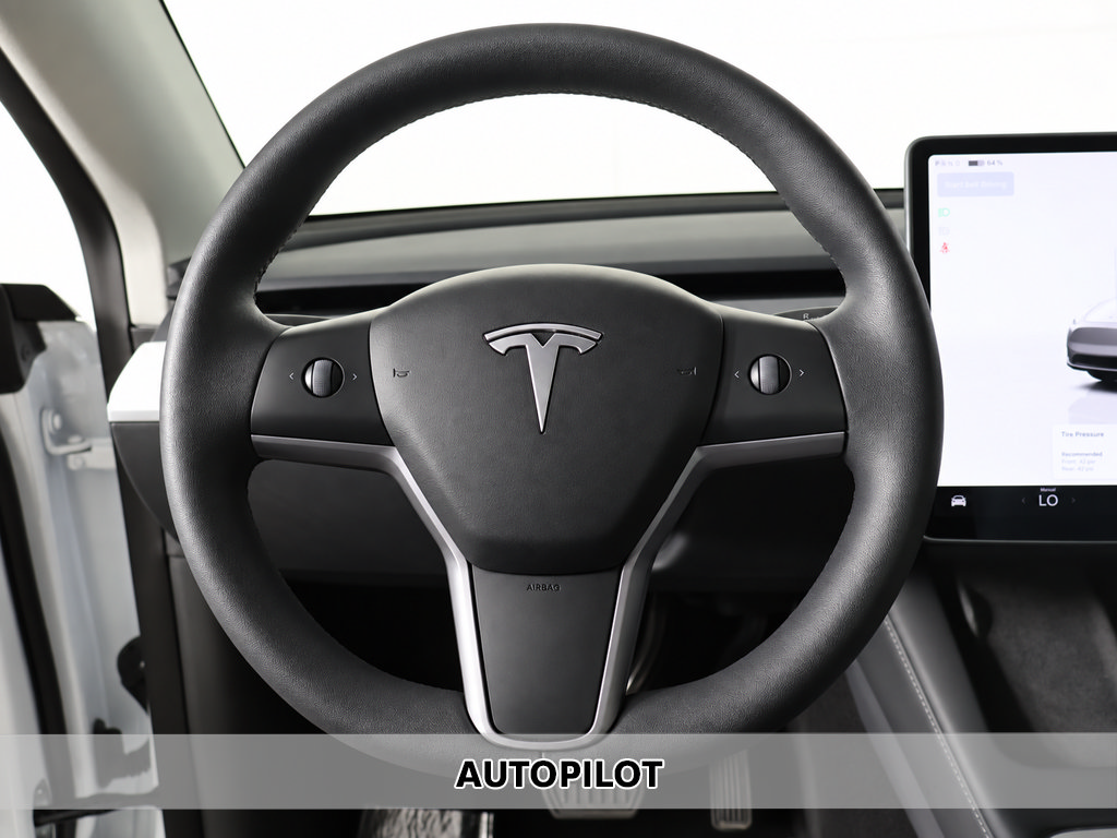 Used 2023 Tesla Model Y Long Range AWD/4WD image 3