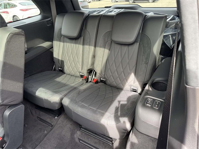 New 2026 Mercedes-Benz GLS 63 AMG 4MATIC image 32