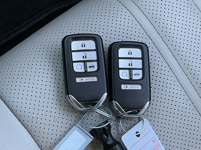 Used 2022 Honda Insight Touring image 18