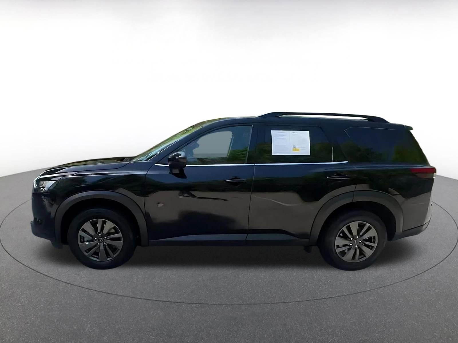 Used 2025 Nissan Pathfinder SV FWD image 9