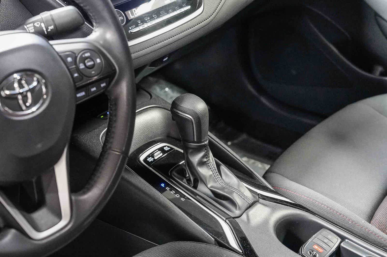 Used 2025 Toyota Corolla SE w/ SE Premium Package FWD image 24