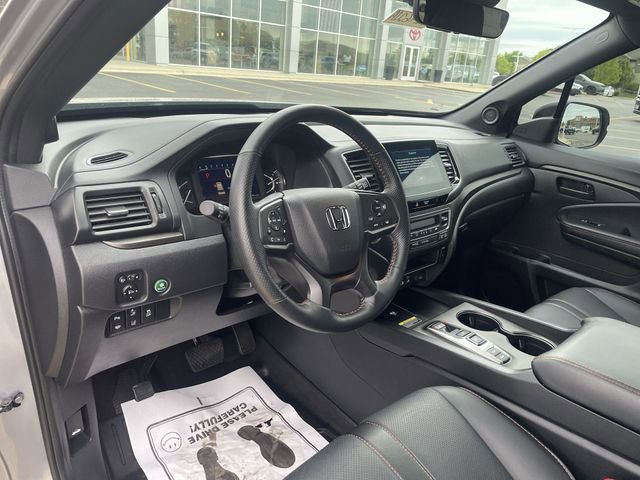 Used 2025 Honda Passport TrailSport image 18
