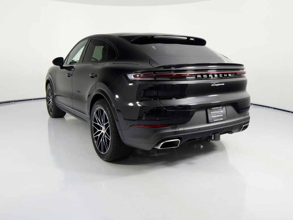 Certified 2025 Porsche Cayenne Coupe image 3
