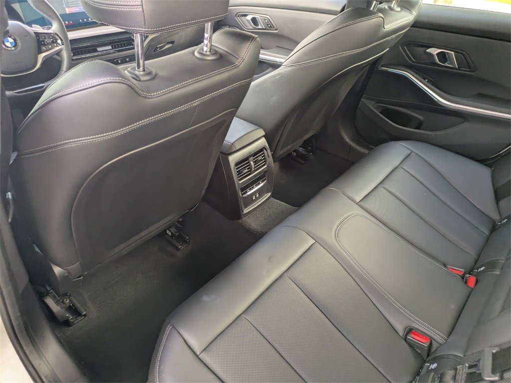 Used 2025 BMW 330i Sedan image 15