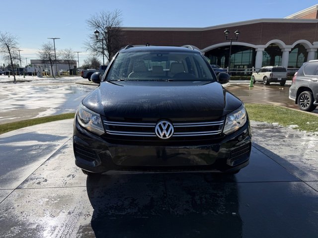 Used 2016 Volkswagen Tiguan S image 2