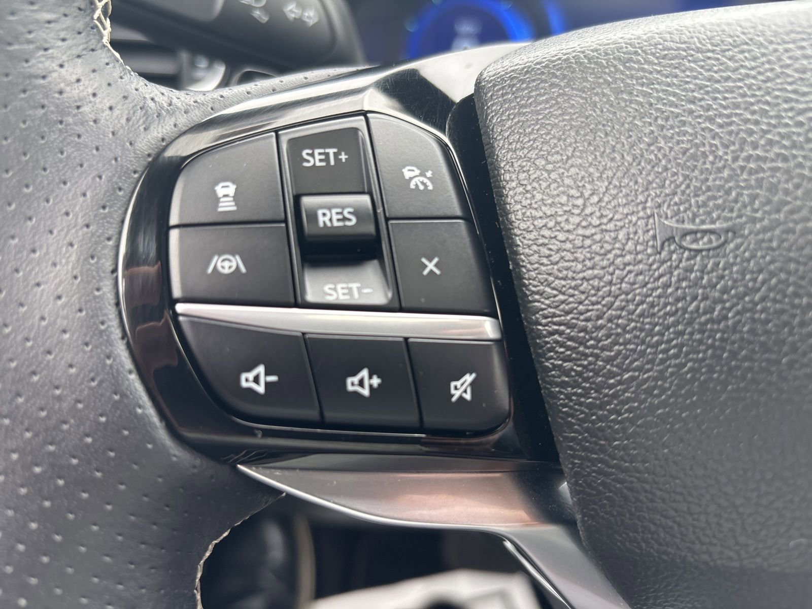 Used 2022 Ford Explorer ST w/ Equipment Group 401A image 13