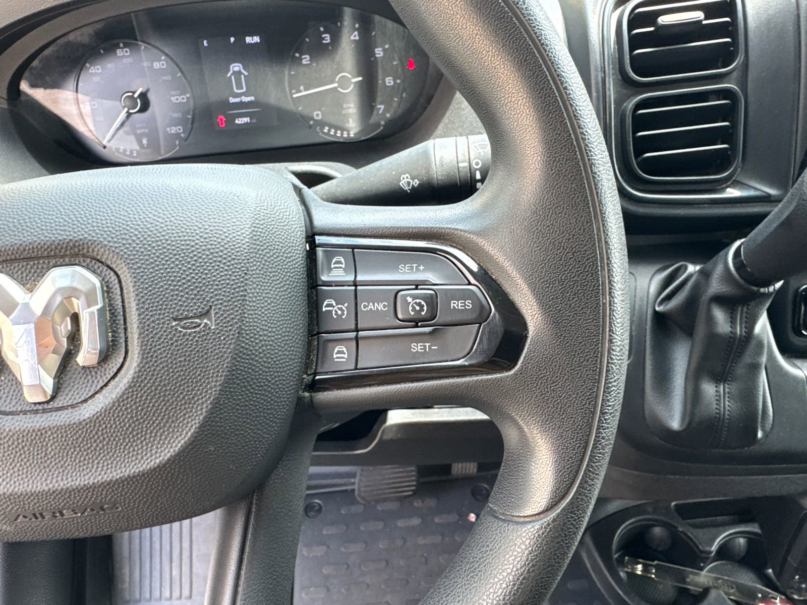 Used 2025 RAM ProMaster 2500 w/ Convenience Group FWD image 21
