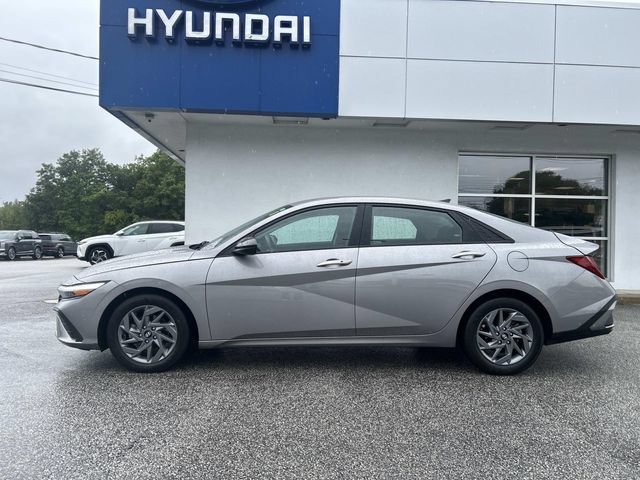 Certified 2024 Hyundai Elantra SEL FWD image 6