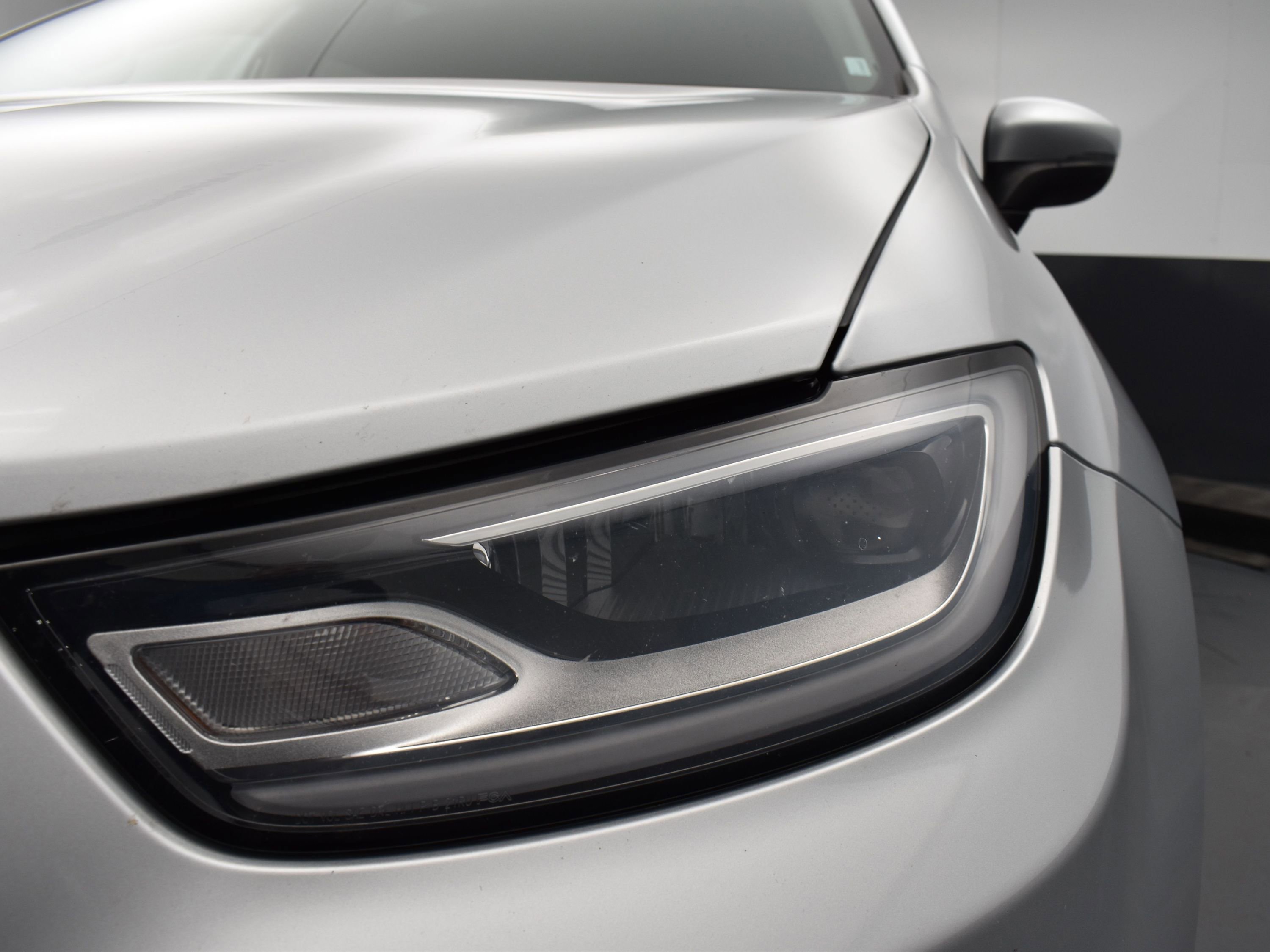 Used 2023 Chrysler Pacifica Touring-L image 6