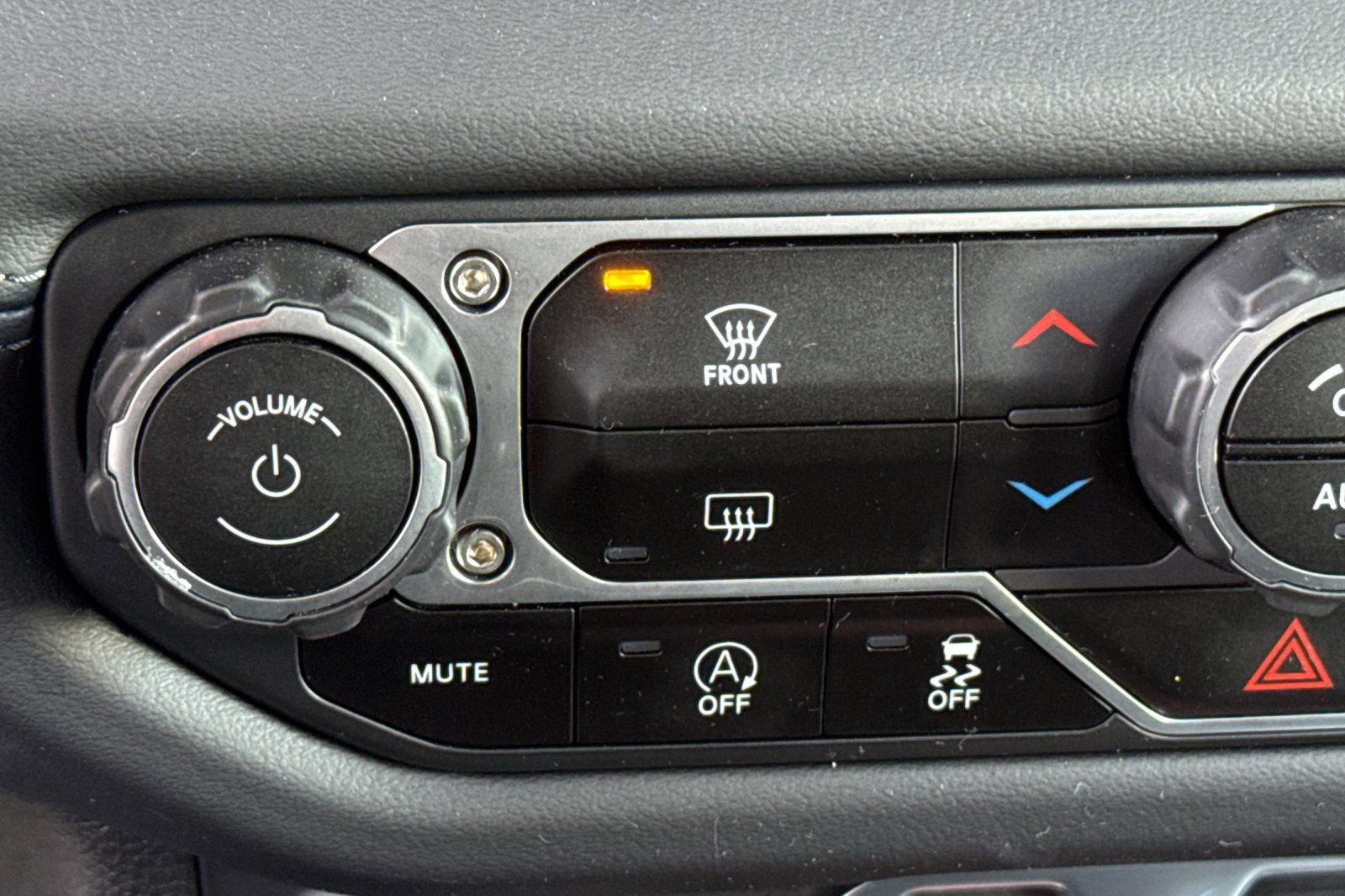 Used 2025 Jeep Wrangler Unlimited Rubicon AWD/4WD image 28