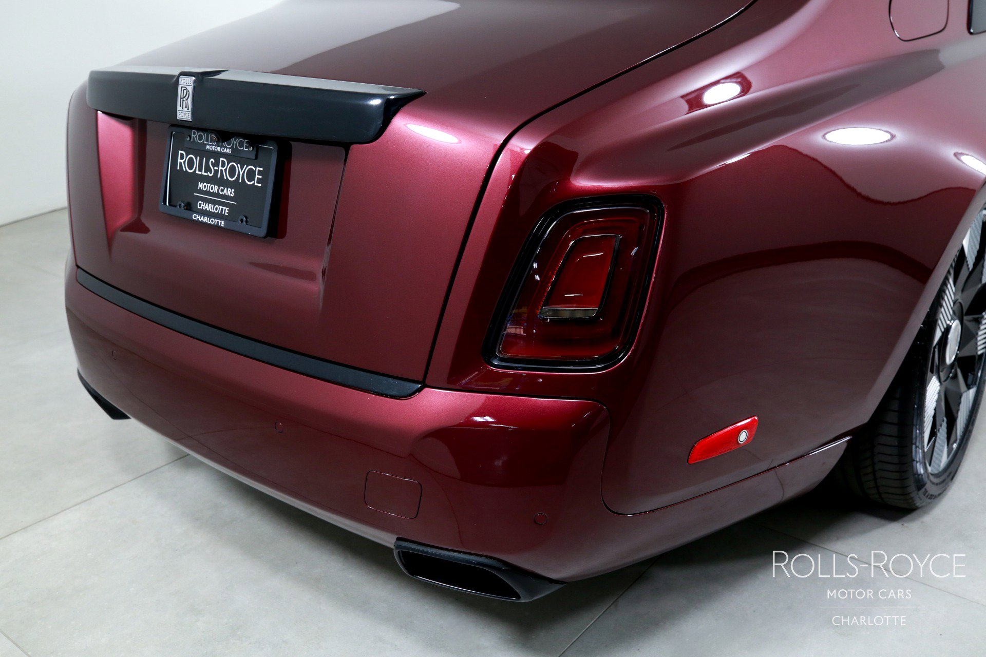 Used 2019 Rolls-Royce Phantom Sedan image 46