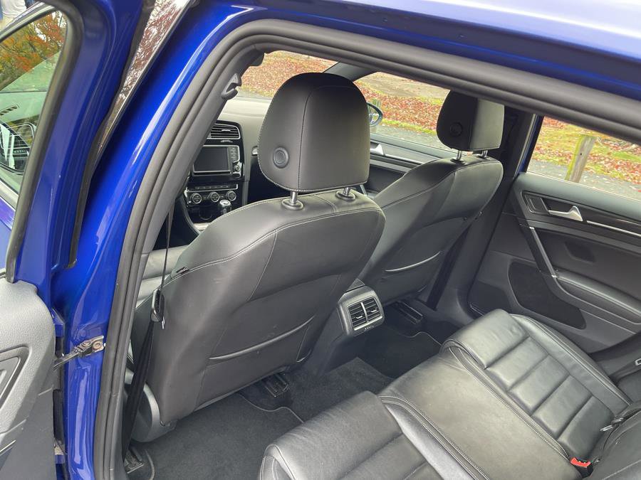 Used 2017 Volkswagen Golf 4-Door image 10