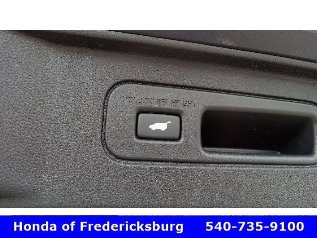 Certified 2025 Honda Pilot Black Edition image 43