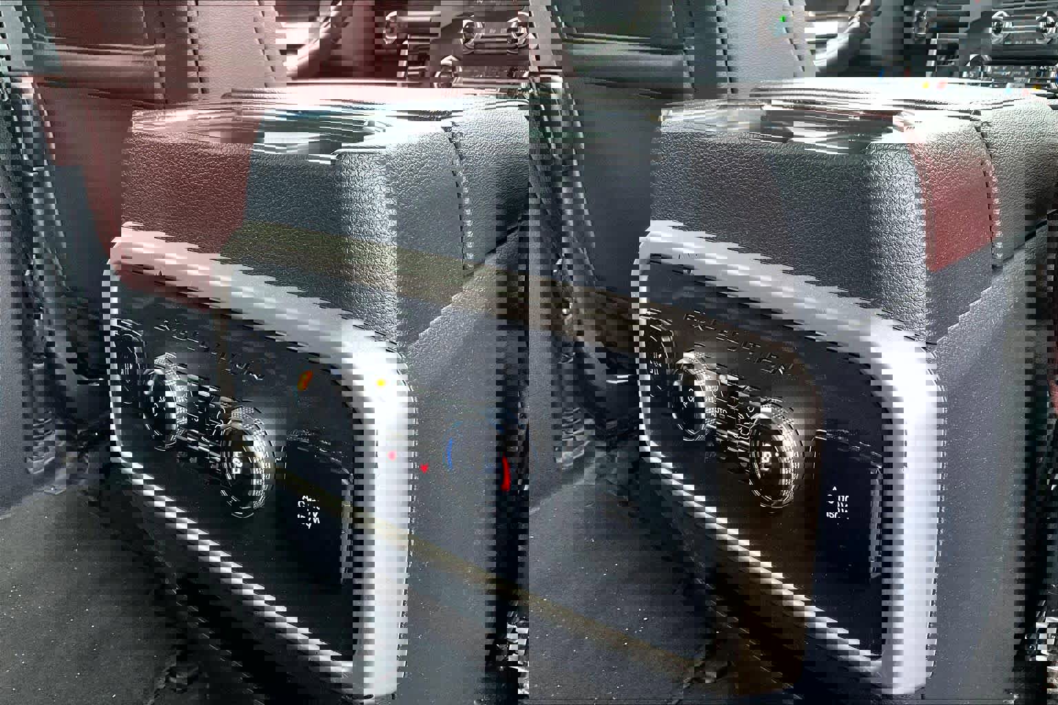 Used 2024 Ford Expedition Limited image 34