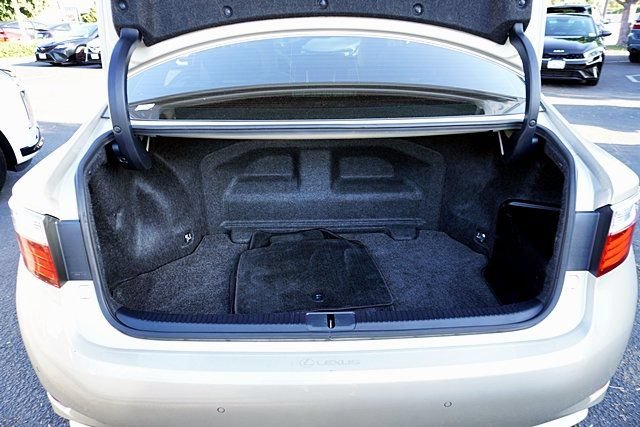 Used 2014 Lexus ES 300h w/ Luxury Package w/Bamboo Trim FWD image 20
