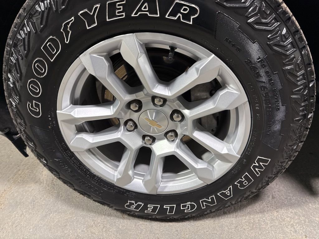 Used 2023 Chevrolet Silverado 1500 LT w/ Z71 Off-Road Package image 45