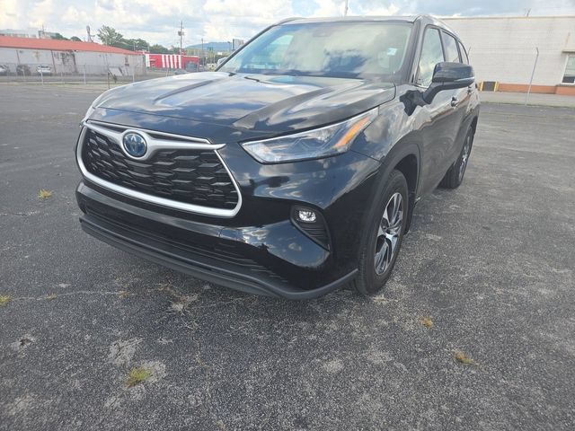 Used 2024 Toyota Highlander XLE AWD/4WD image 4