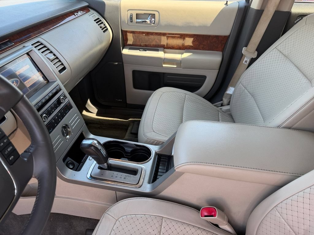 Used 2011 Ford Flex Limited w/ Rapid Spec Order Code AWD/4WD image 12