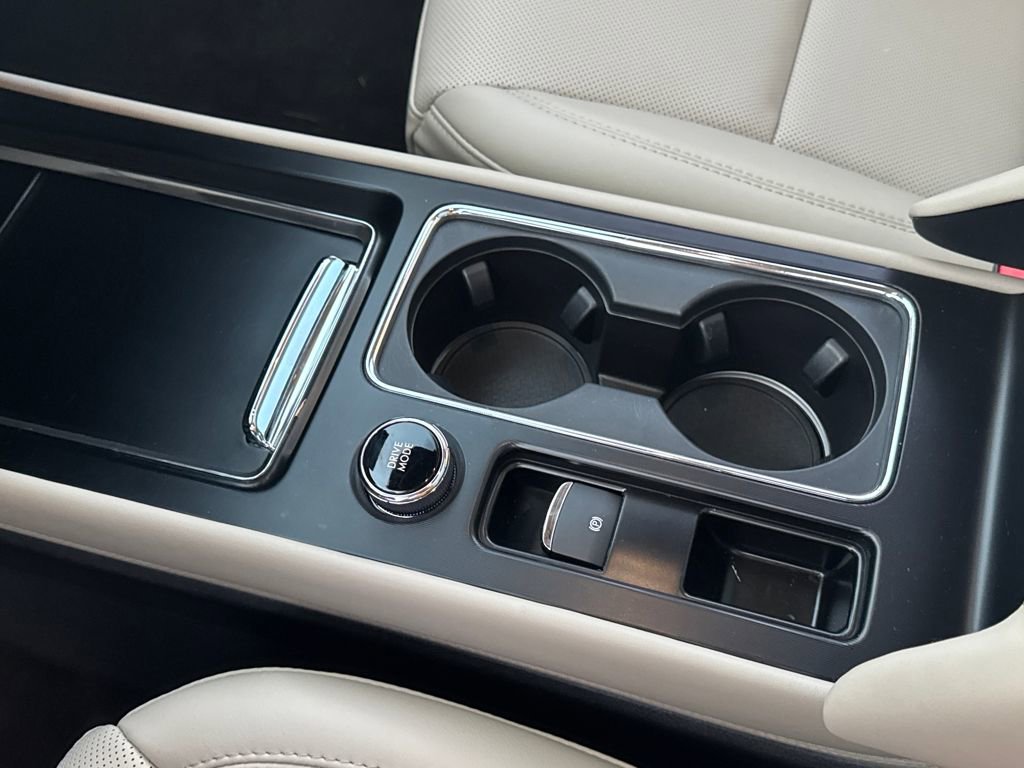 Used 2025 Lincoln Corsair AWD w/ Equipment Group 101A image 23