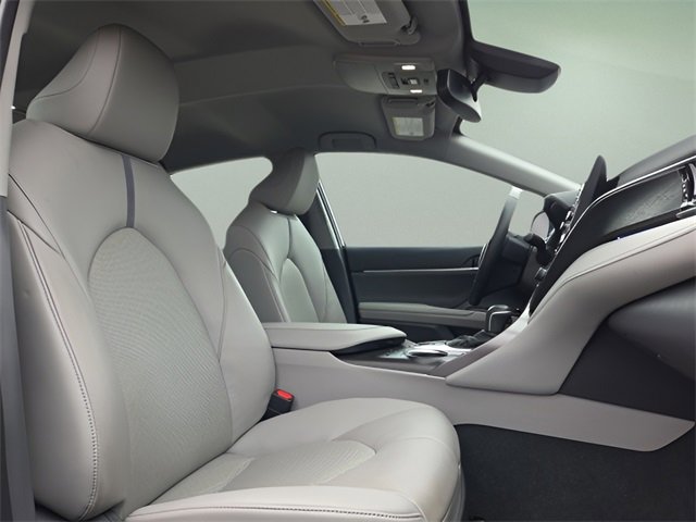 Used 2022 Toyota Camry XLE image 14