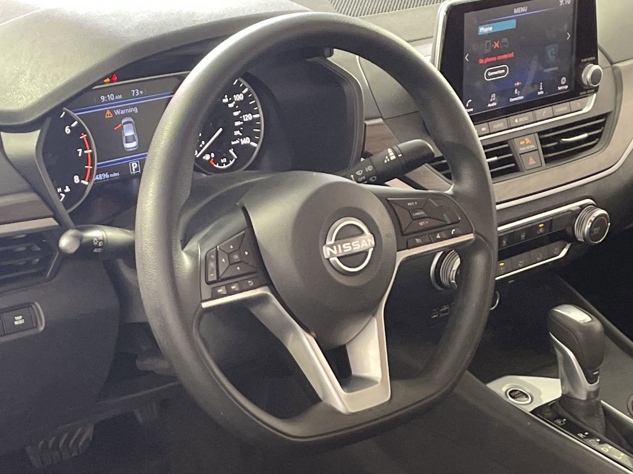 Used 2025 Nissan Altima 2.5 SV FWD image 14