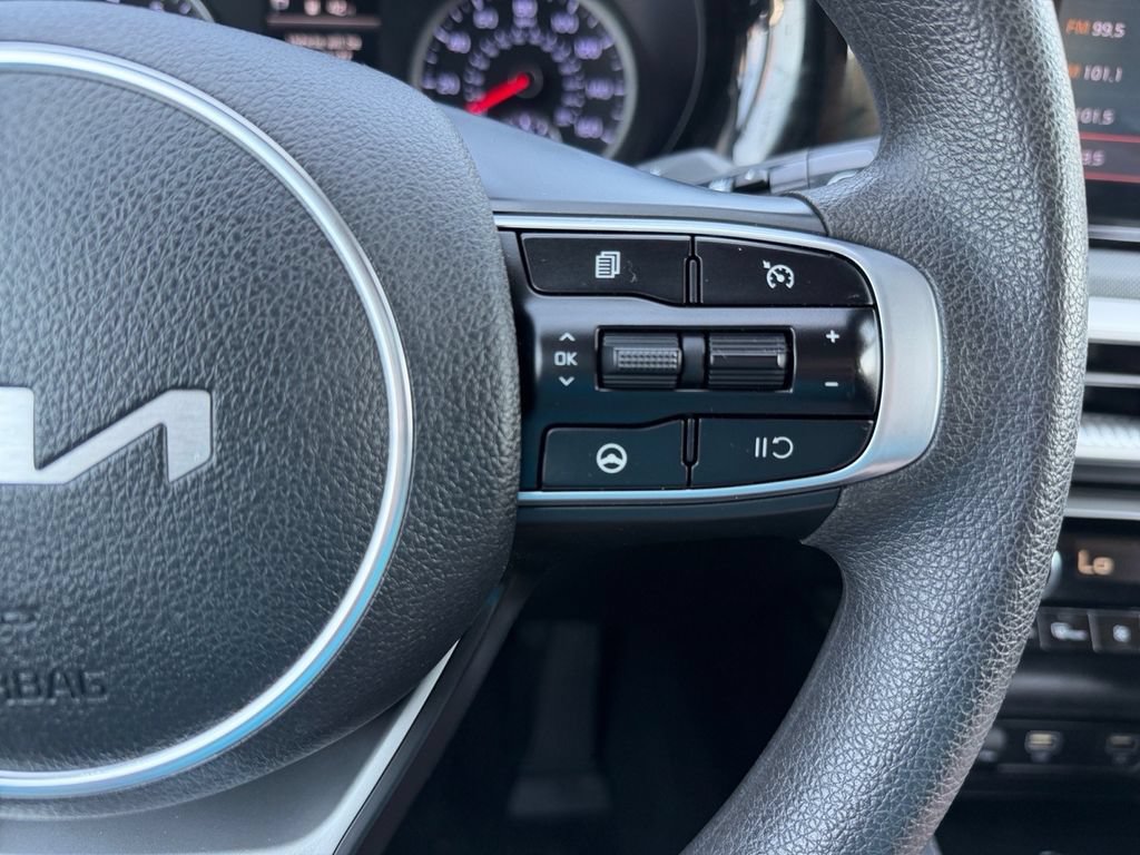 Used 2022 Kia K5 LXS FWD image 21