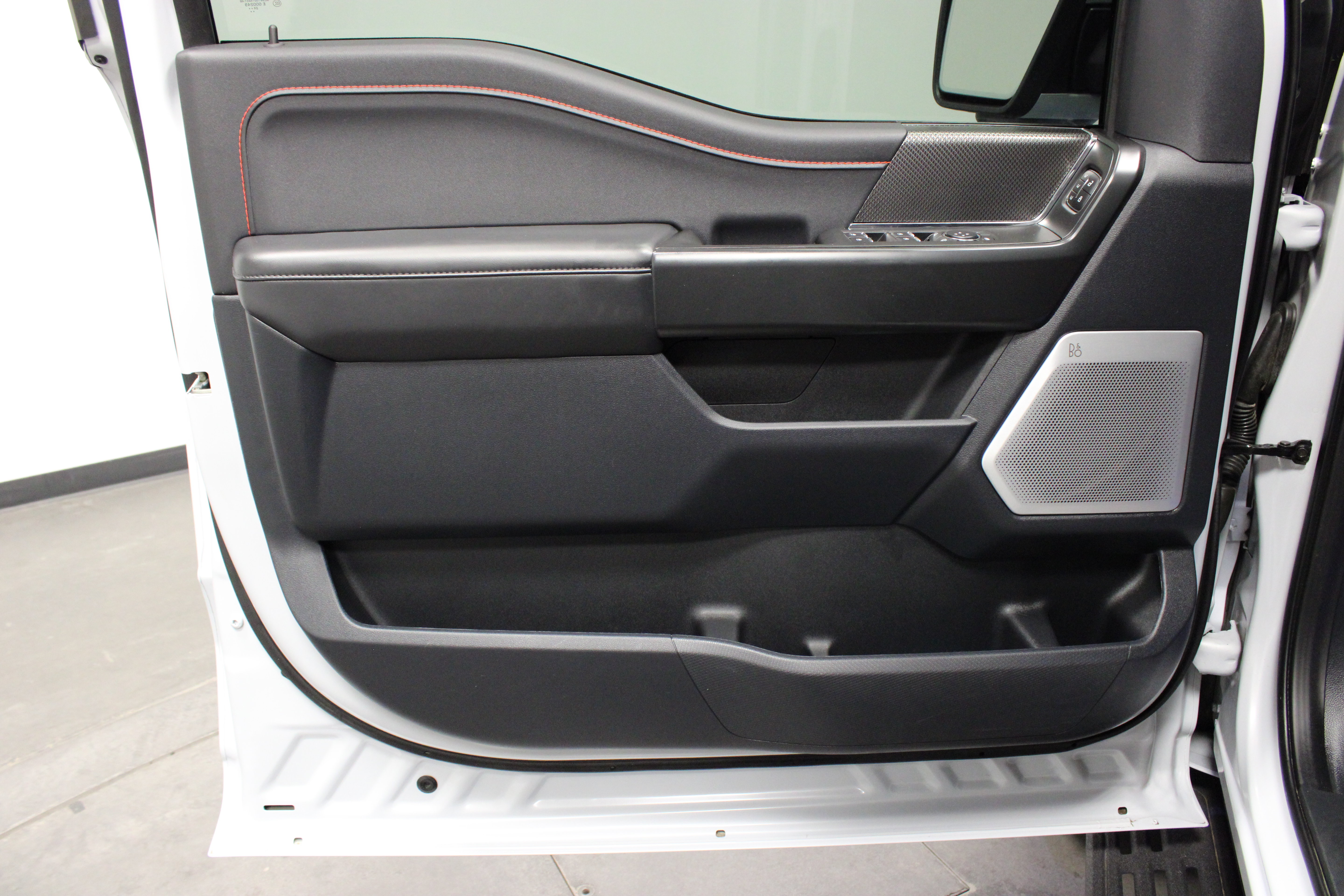 Used 2025 Ford F150 Raptor AWD/4WD image 13
