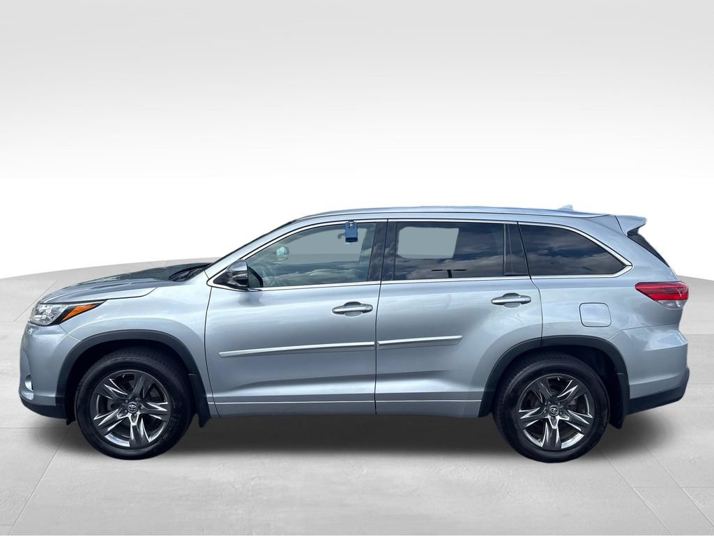 Used 2017 Toyota Highlander Limited Platinum AWD/4WD image 2